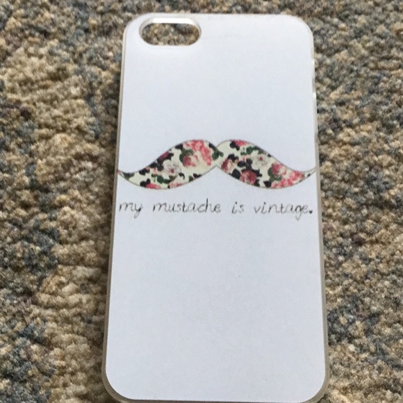 Many different phone cases, new and used. - Picture 7 of 8